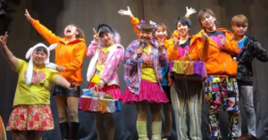 女装ショーで人気「あんみつ姫」福岡・親不孝通りで7カ月ぶり再開